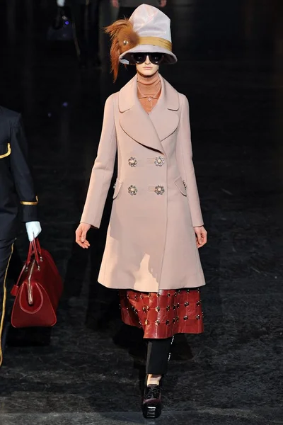 Look 5
